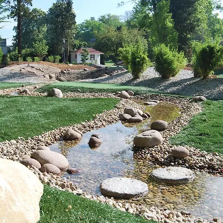 迎宾别墅 酒店 3*